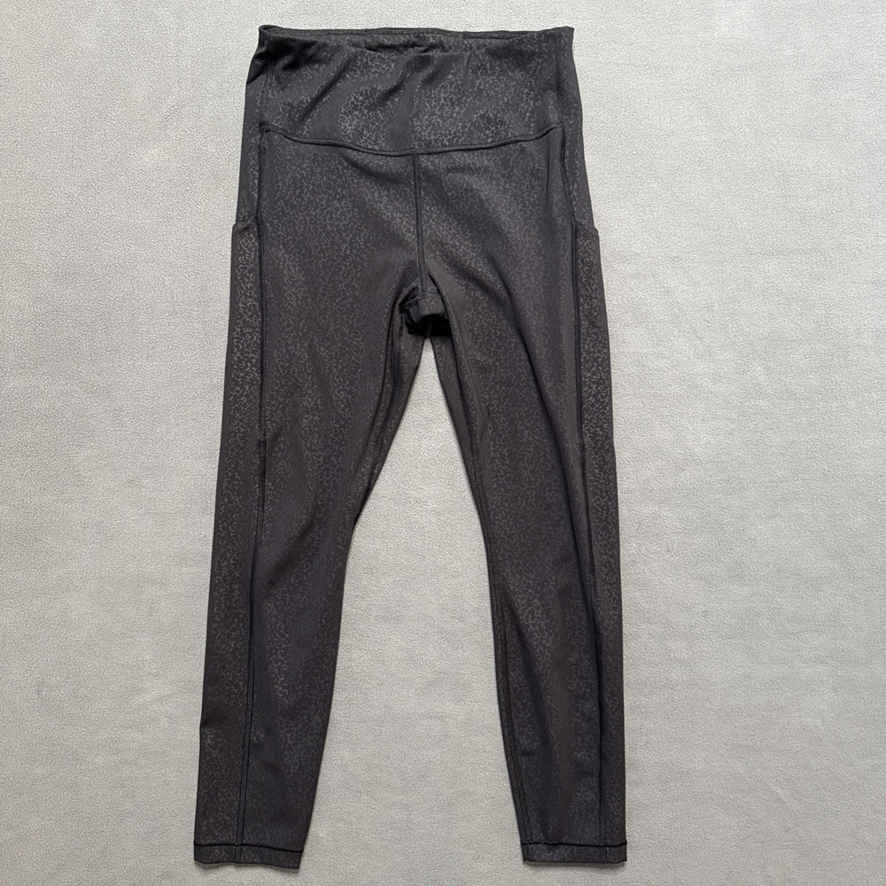 Athleta Tights Womens Small Black Ultimate Stash Pocket Embossed 7/8 Yoga Active